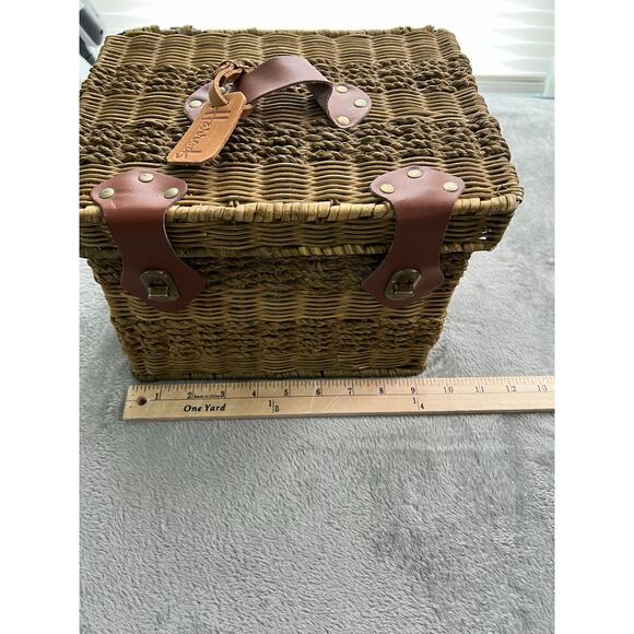 HARRODS VINTAGE Brown Wicker Basket Rare Find Brass Hardware - Picture 9 of 10